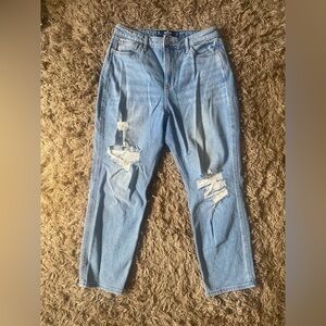 Hollister Ultra High-Rise Mom Jeans 9S